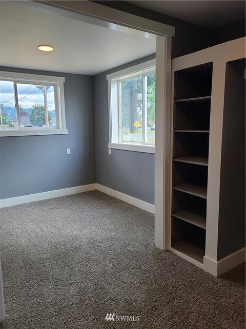 314 Harman Way S, Orting, WA 98360 photo 11