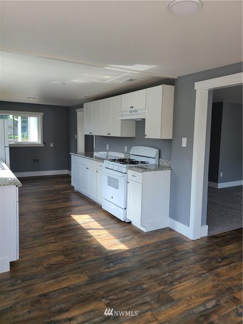 314 Harman Way S, Orting, WA 98360 photo 2