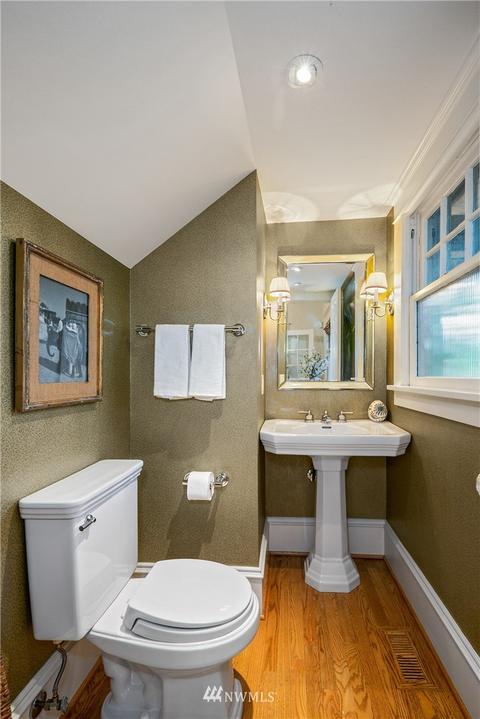 1010 36th Ave E, Seattle, WA 98112 photo 17