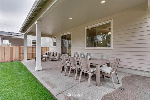207 Hogan Dr, Enumclaw, WA 98022 photo 2