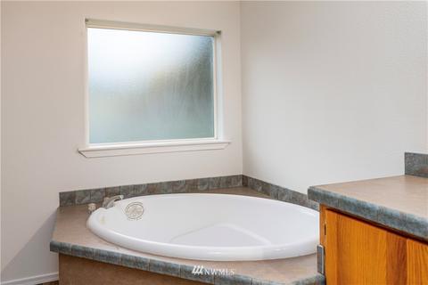 22215 128th St E, Sumner, WA 98391 photo 12