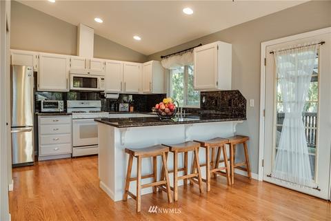 2427 96 Pl SE, Everett, WA 98208 photo 2