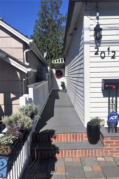 2012 Grand Ave, Everett, WA 98201 photo 2