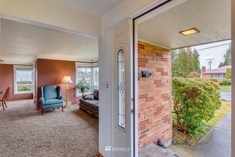 1232 50th St SE, Everett, WA 98203 photo 2