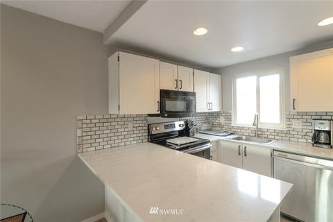 8823 Holly Dr #E204, Everett, WA 98208 photo 2
