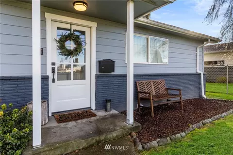 1612 Silver St, Sumner, WA 98390 photo 2