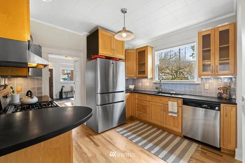1714 E Thomas St, Seattle, WA 98112 photo 14