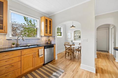 1714 E Thomas St, Seattle, WA 98112 photo 16