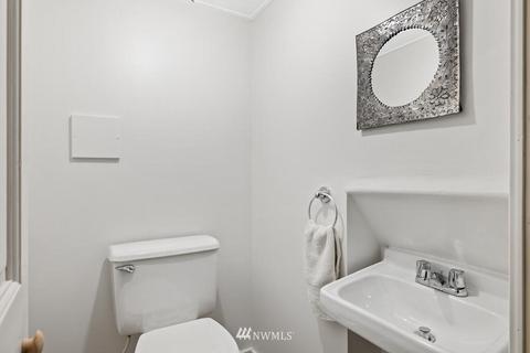 1714 E Thomas St, Seattle, WA 98112 photo 30