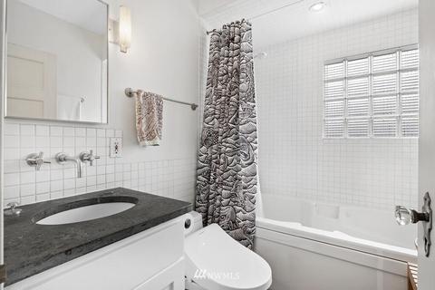 1714 E Thomas St, Seattle, WA 98112 photo 17