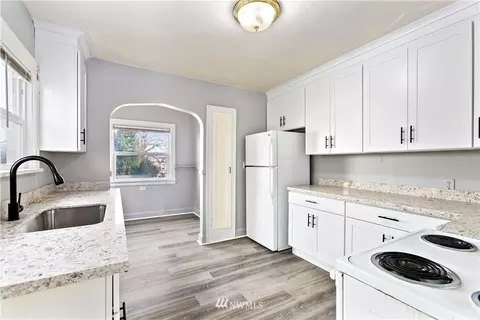 3709 Rockefeller Ave, Everett, WA 98201 photo 5