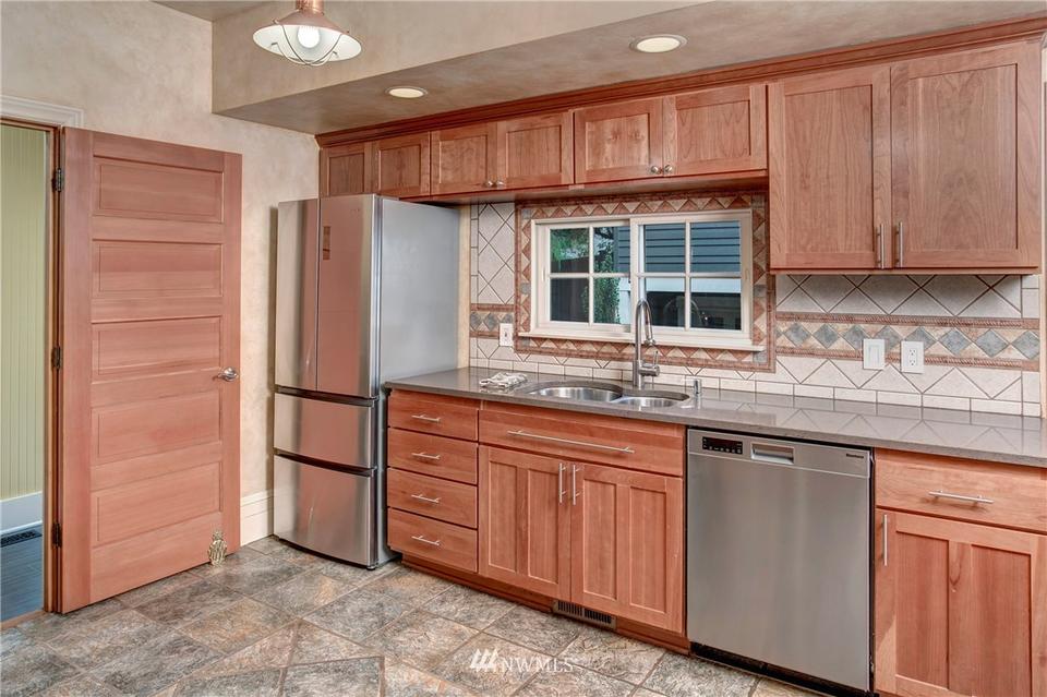  226 12th Ave E, Seattle, WA 98102 photo 22