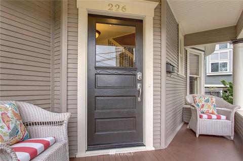 226 12th Ave E, Seattle, WA 98102 photo 2