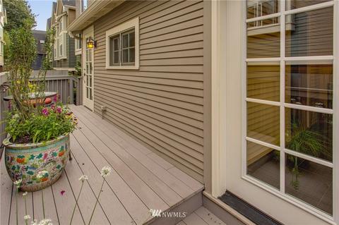 226 12th Ave E, Seattle, WA 98102 photo 25