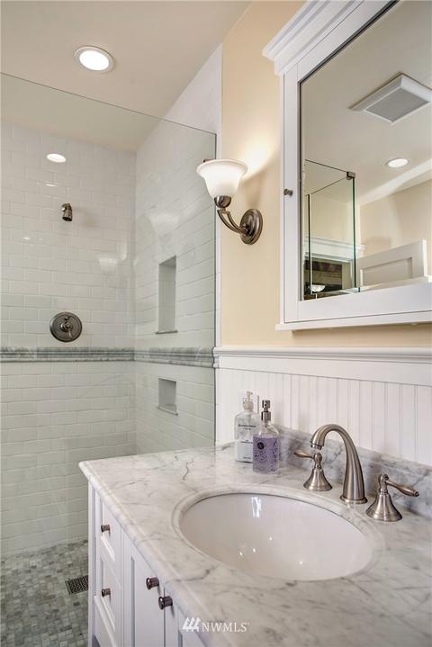 226 12th Ave E, Seattle, WA 98102 photo 36