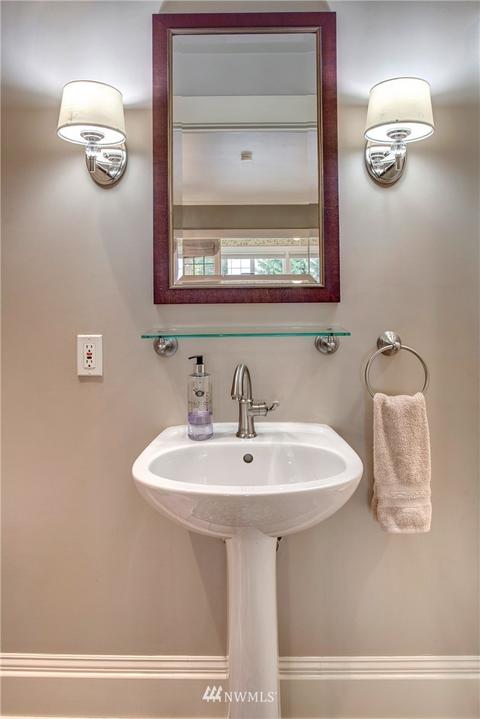 226 12th Ave E, Seattle, WA 98102 photo 14