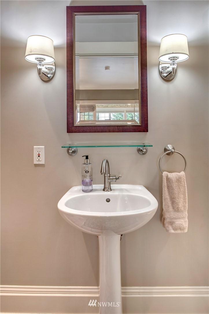  226 12th Ave E, Seattle, WA 98102 photo 14