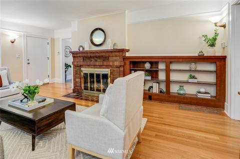 2202 N 60th St, Seattle, WA 98103 photo 7