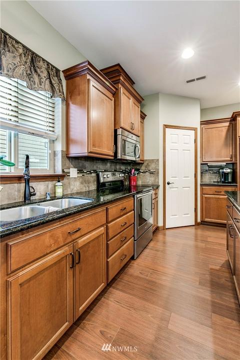 209 Ames St NE, Orting, WA 98360 photo 7