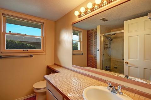 215 Upper Edmonds St, Edmonds, WA 98020 photo 12