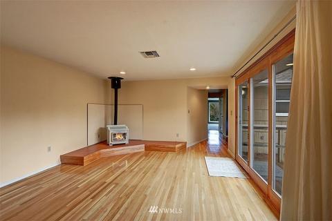 215 Upper Edmonds St, Edmonds, WA 98020 photo 16
