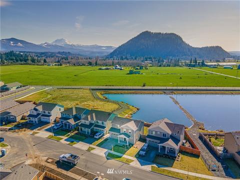 626 Sigrist Dr E, Enumclaw, WA 98022 photo 2