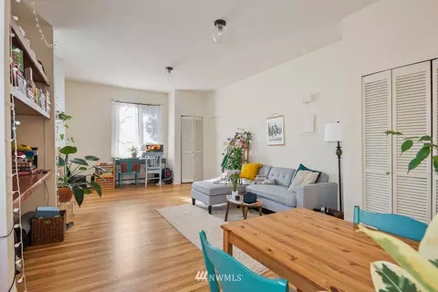 1010 N 45th St, Seattle, WA 98103 photo 4