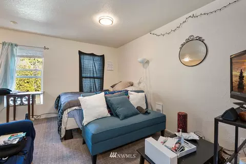 1010 N 45th St, Seattle, WA 98103 photo 13