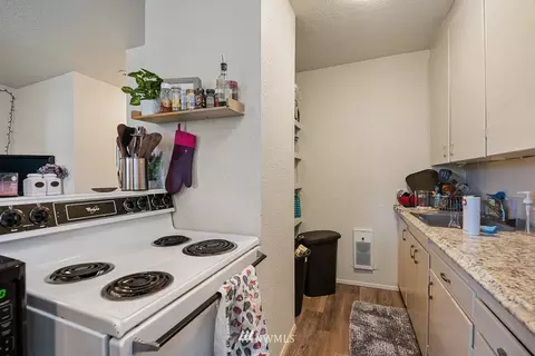 1010 N 45th St, Seattle, WA 98103 photo 14