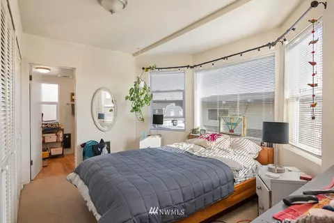 1010 N 45th St, Seattle, WA 98103 photo 10
