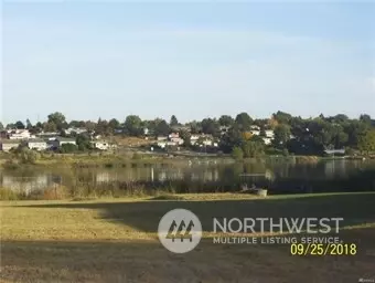 1527 W Lakeside Dr, Moses Lake, WA 98837