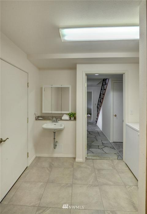 2244 40th Ave E, Seattle, WA 98112 photo 24