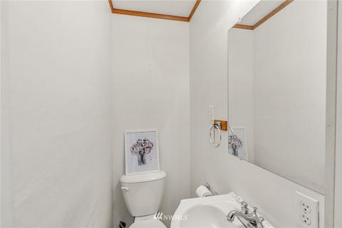 1117 E Marine View Dr, Everett, WA 98201 photo 23