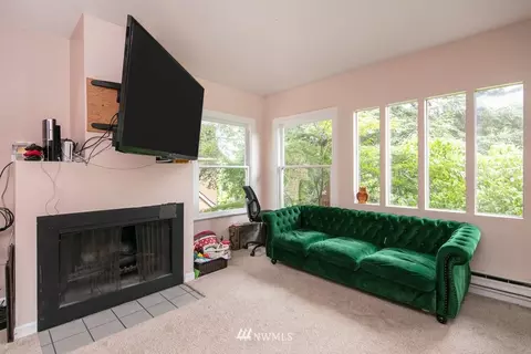 751 Broadway E, Seattle, WA 98102 photo 11