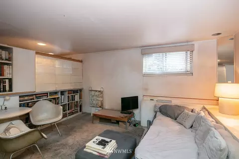 751 Broadway E, Seattle, WA 98102 photo 14