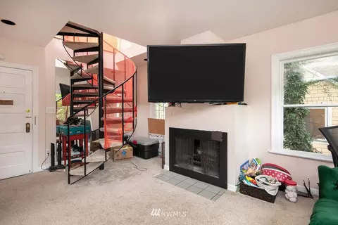 751 Broadway E, Seattle, WA 98102 photo 12