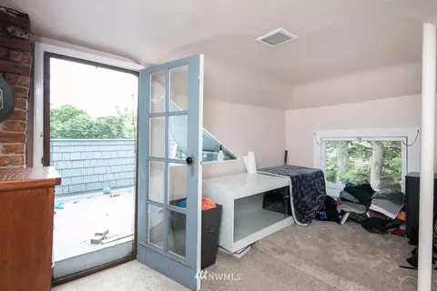 751 Broadway E, Seattle, WA 98102 photo 9