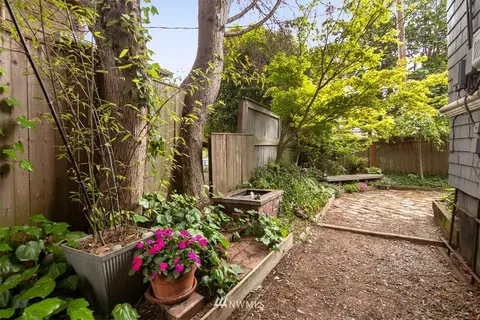 751 Broadway E, Seattle, WA 98102 photo 18