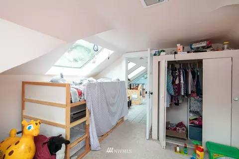 751 Broadway E, Seattle, WA 98102 photo 8