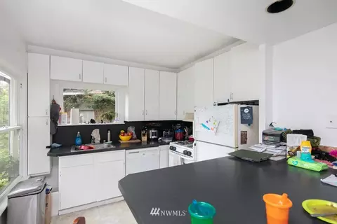 751 Broadway E, Seattle, WA 98102 photo 10