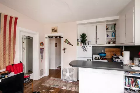 751 Broadway E, Seattle, WA 98102 photo 13