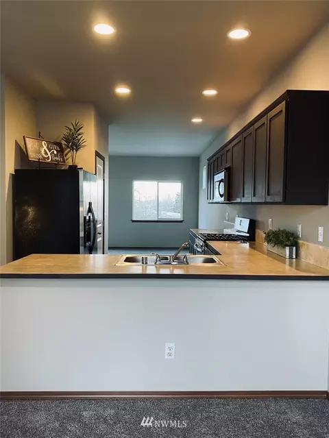 566 E Marine View Dr #A, Everett, WA 98201 photo 5