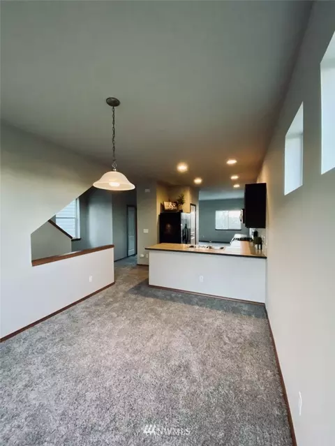 566 E Marine View Dr #A, Everett, WA 98201 photo 4