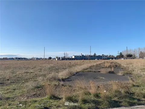 7746 Randolph Rd NE, Moses Lake, WA 98837