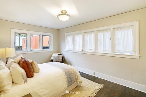 1122 N 77th St, Seattle, WA 98103 photo 16