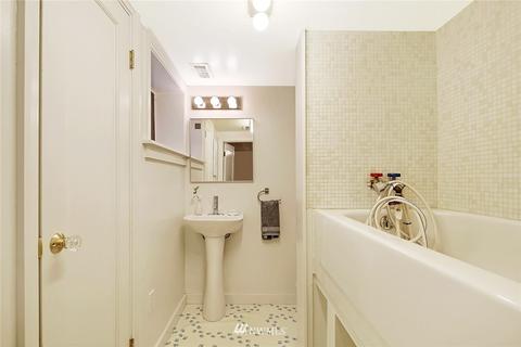 1122 N 77th St, Seattle, WA 98103 photo 26