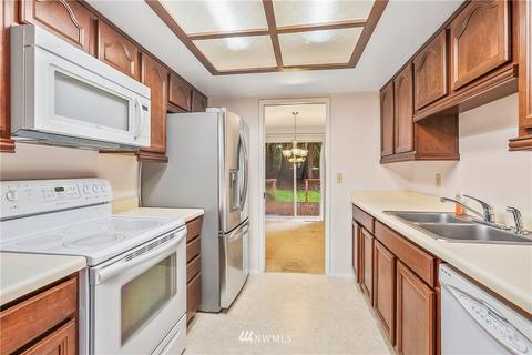 414 208th St SE, Bothell, WA 98012 photo 15