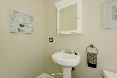 1111 E Hamlin St, Seattle, WA 98102 photo 17