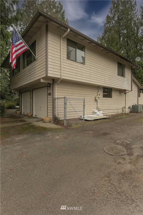 801 Duchess Rd, Bothell, WA 98012 photo 2