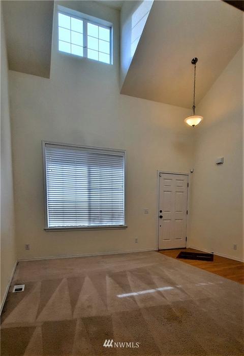 10027 28th Dr SE, Everett, WA 98208 photo 2